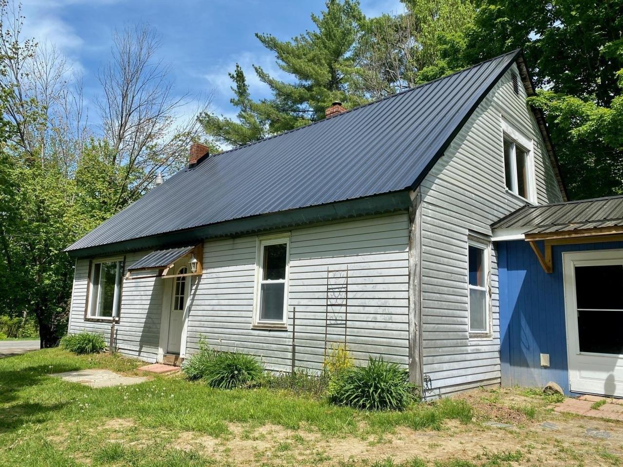 Madawaska Rd, Palmyra, ME 04965