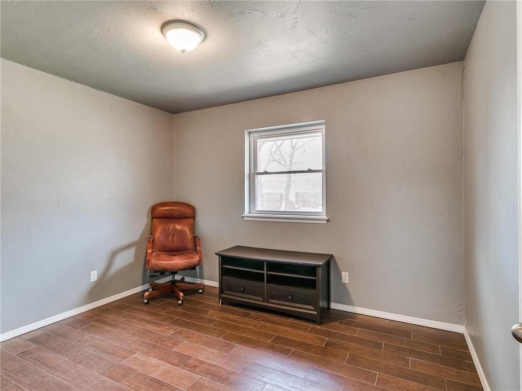 E 29th St, Edmond, OK 73013