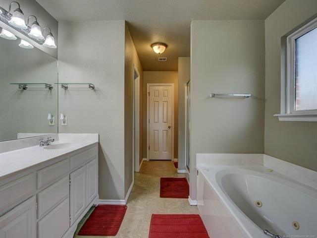 E 111th St N, Owasso, OK 74055