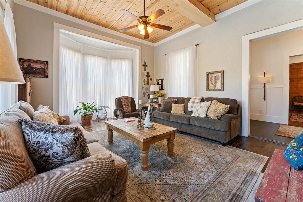 Wallis Ave, Santa Anna, TX 76878