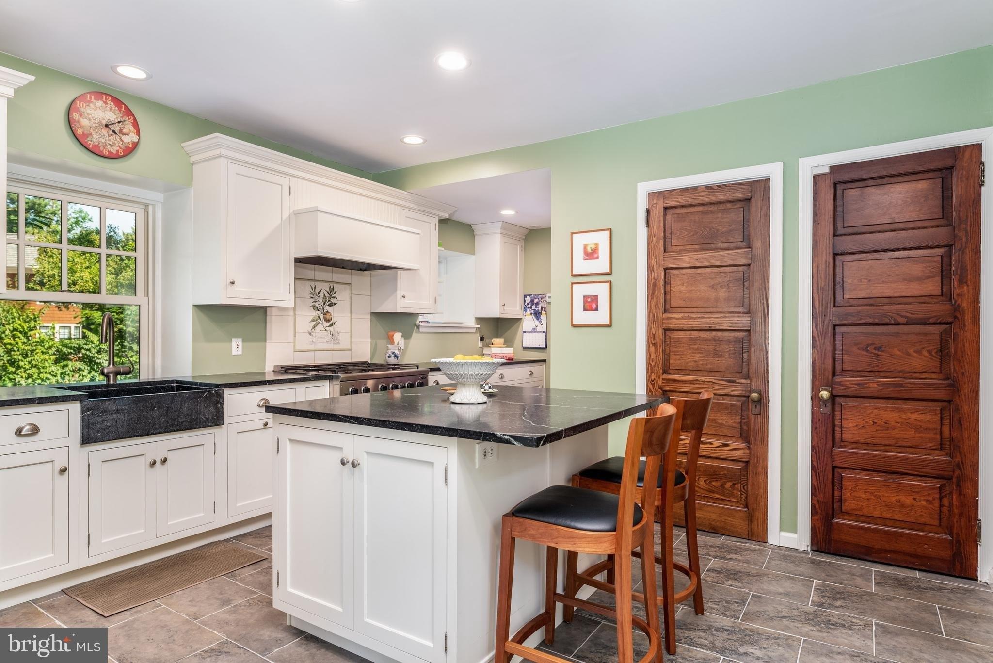 Cambria Ct, Wayne, PA 19087
