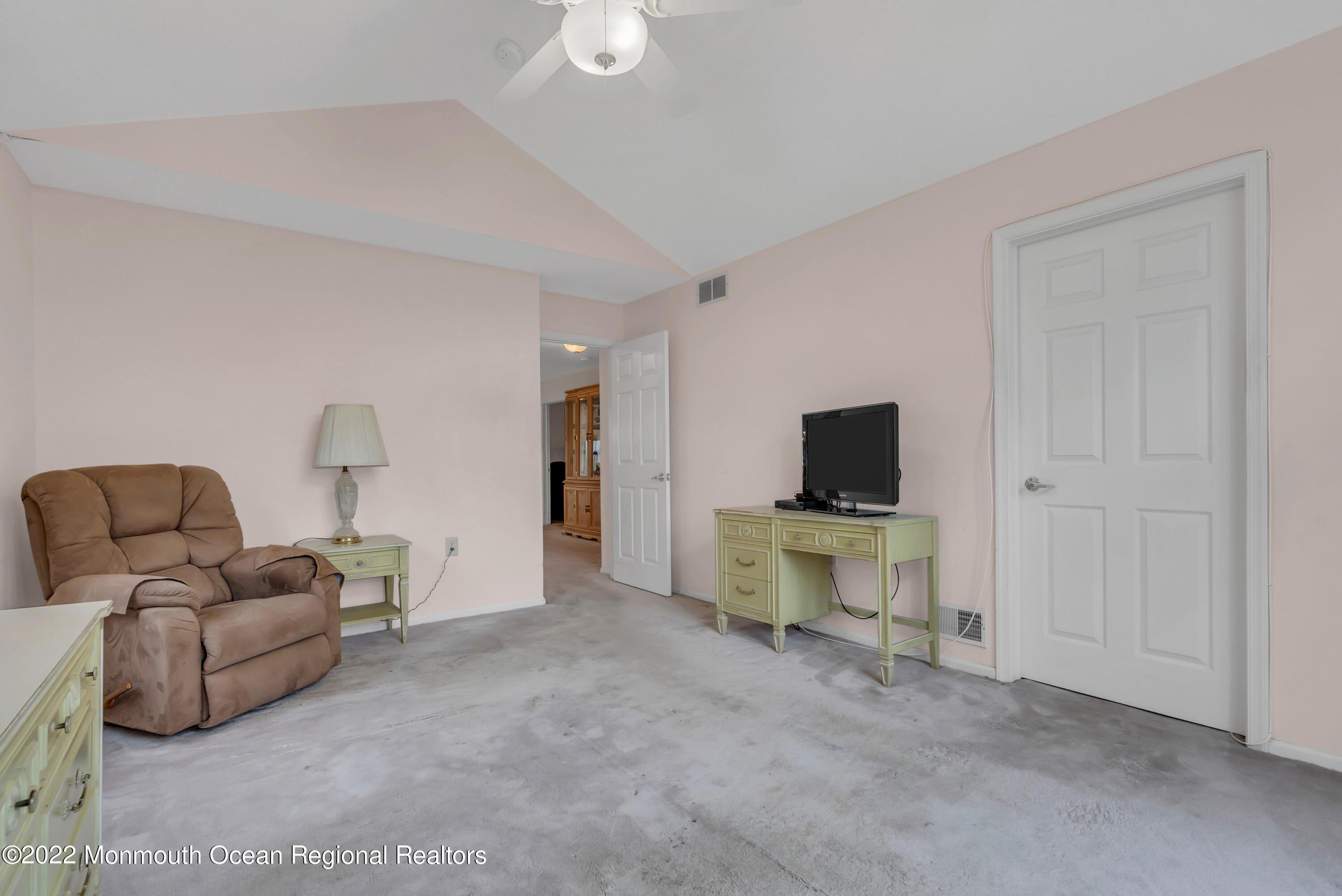 Grosunor Ct, Jackson, NJ 08527