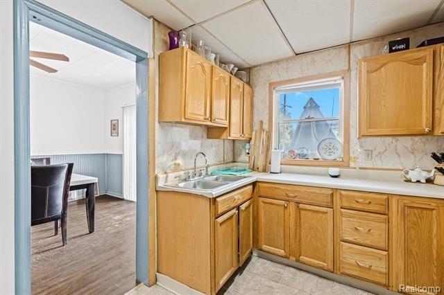 E Henry St, River Rouge, MI 48218