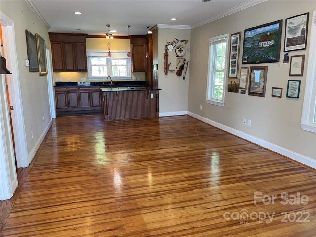 8th Ave, Cramerton, NC 28032