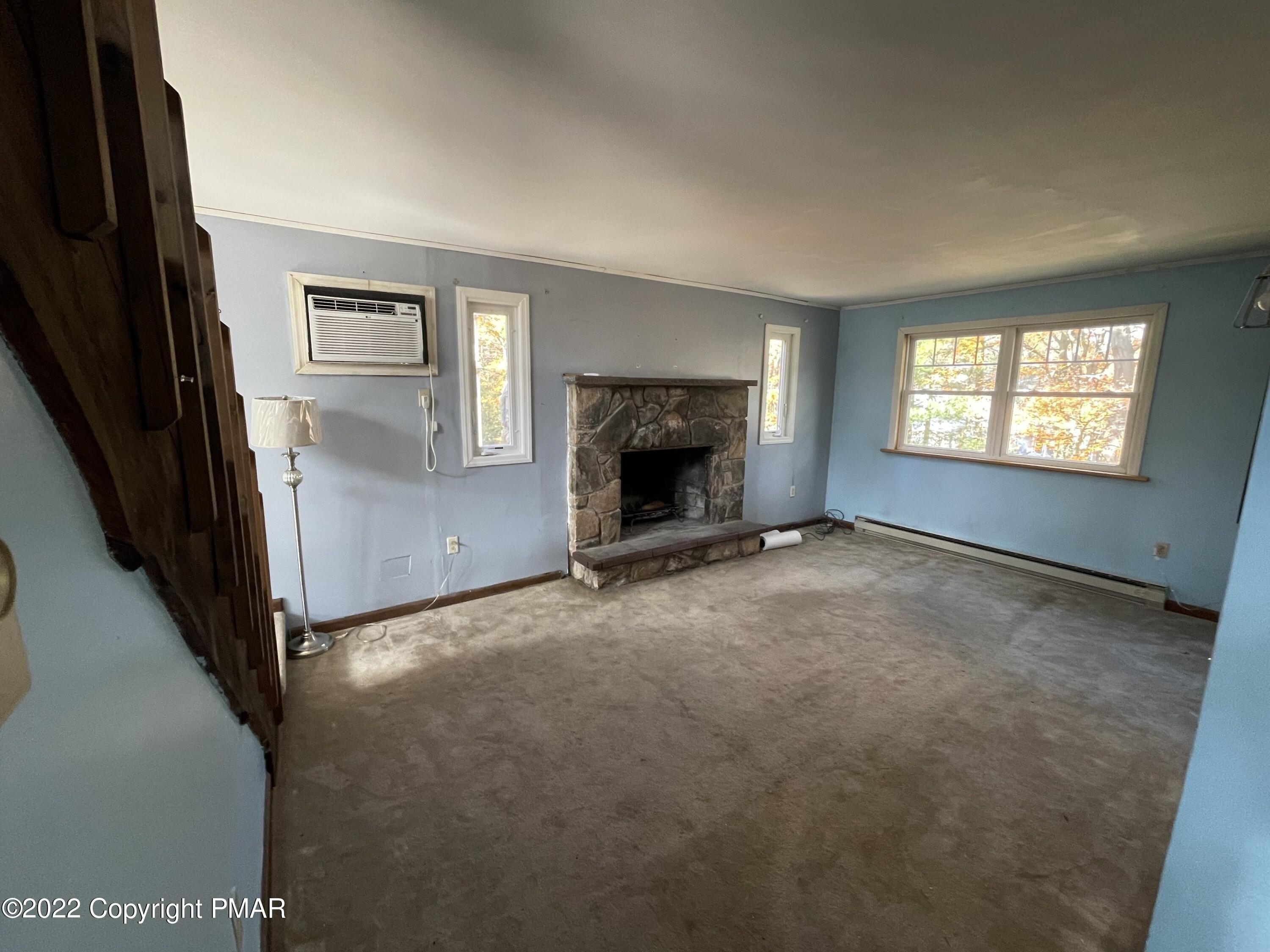 Hickory Rd, Lake Harmony, PA 18624