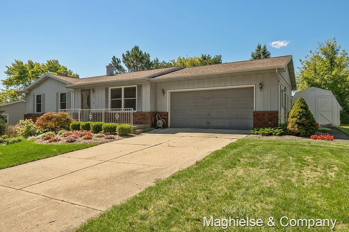 Gibraltar Dr Ne, Rockford, MI 49341