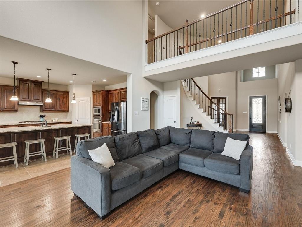 St Elias Dr, Burleson, TX 76028