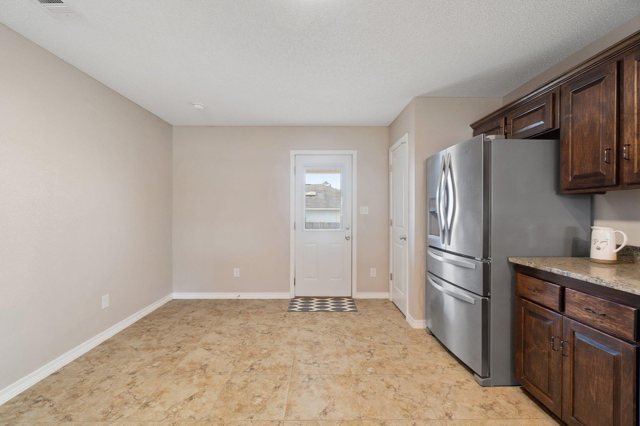 Carlos St, Navarre, FL 32566
