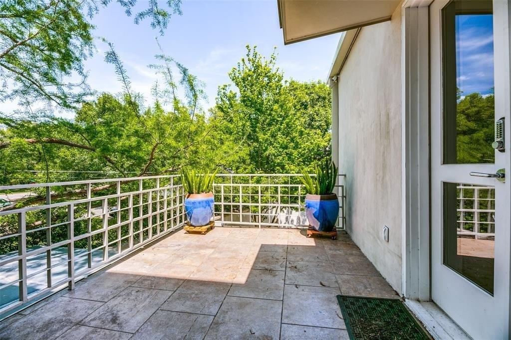 N Versailles Ave, Dallas, TX 75209