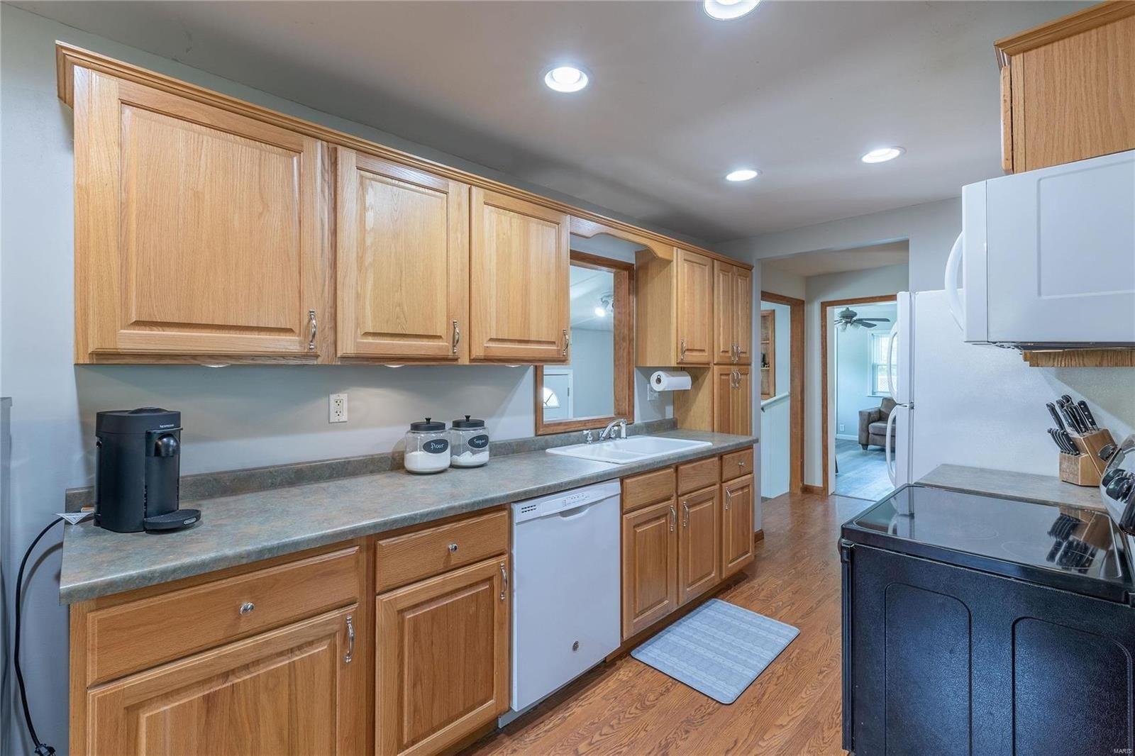 Linn Dr, Sainte Genevieve, MO 63670