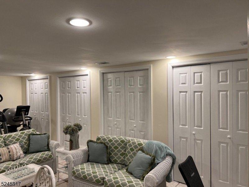 Sevell Cir, Clark, NJ 07066
