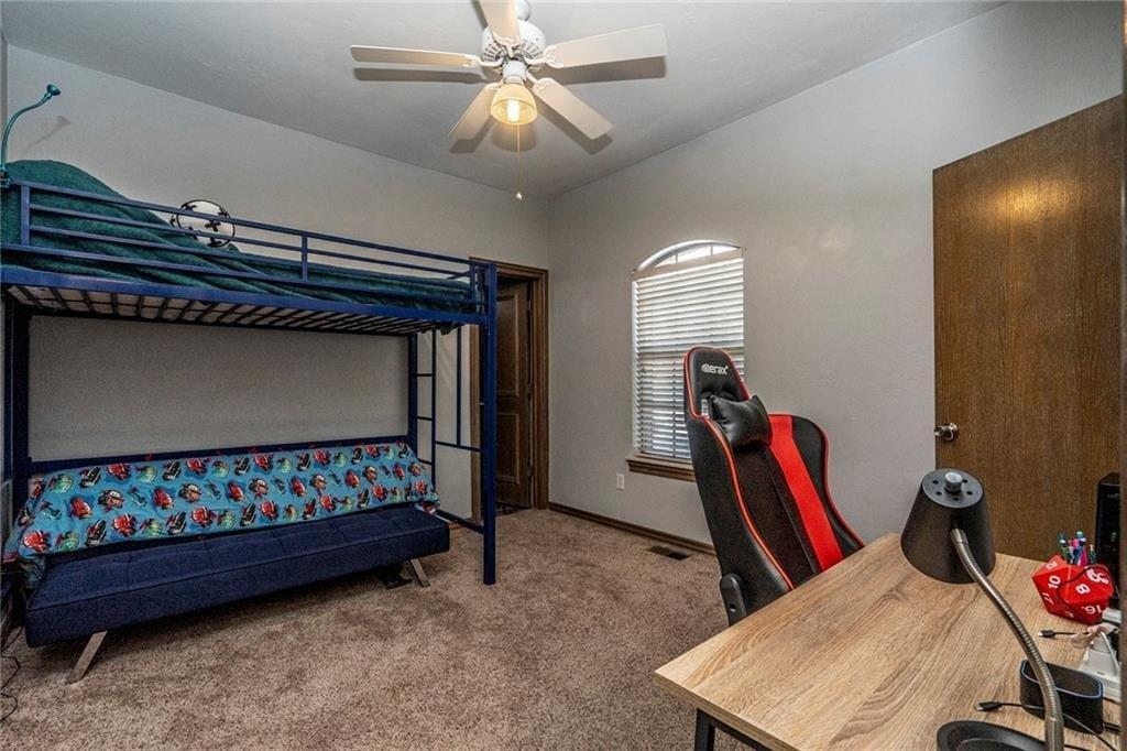 Lamplight Ln, Edmond, OK 73013