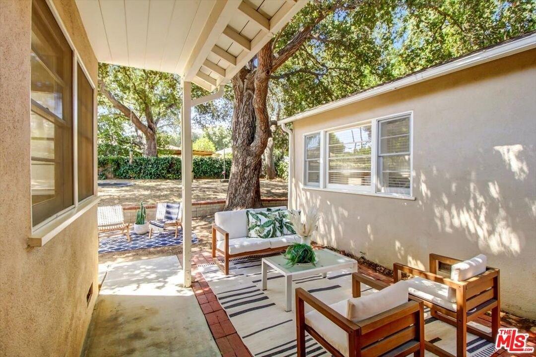 Oswego St, Sunland, CA 91040