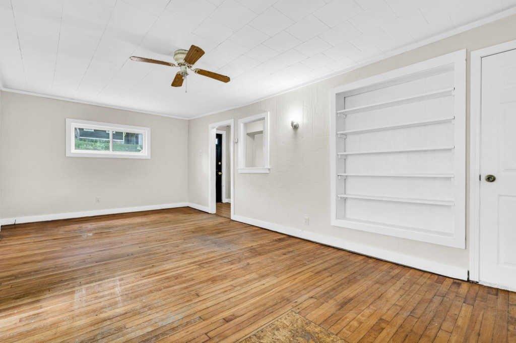 Spring St, Gardiner, ME 04345
