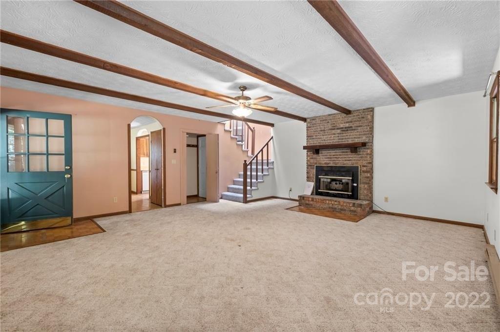 Raintree Ln, Arden, NC 28704