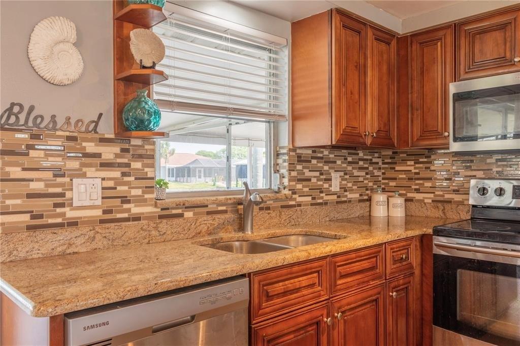 Blue Heron Blvd, Ruskin, FL 33570