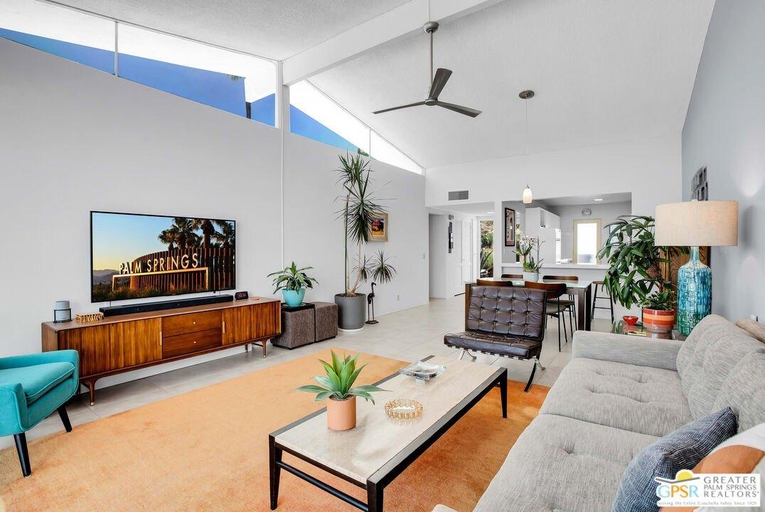 S Sierra Madre, Palm Springs, CA 92264