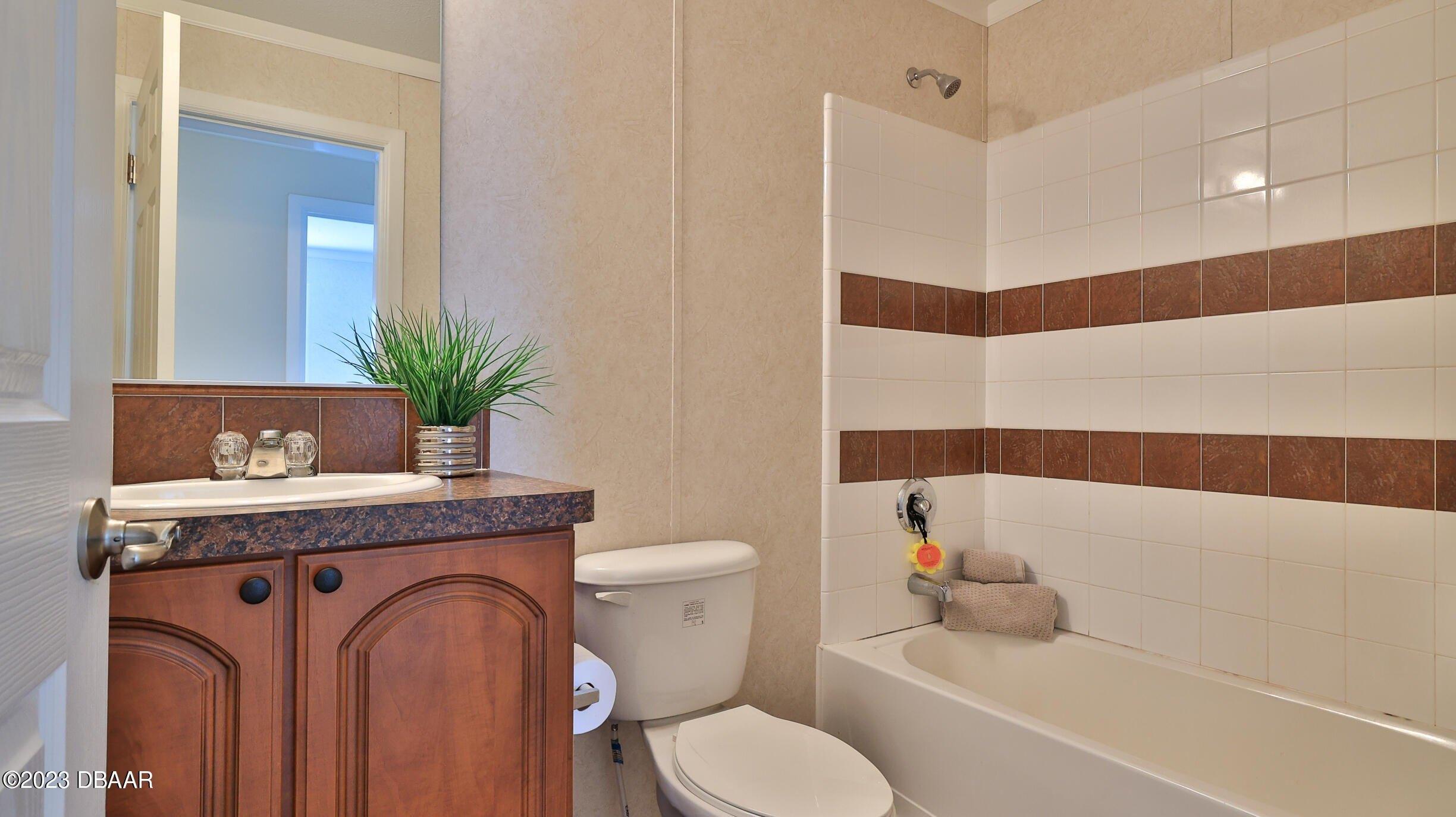 Lisa Ln, New Smyrna Beach, FL 32168