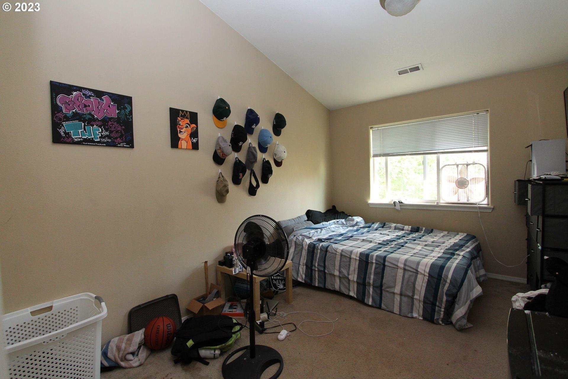 Ne 33rd Cir, Vancouver, WA 98661
