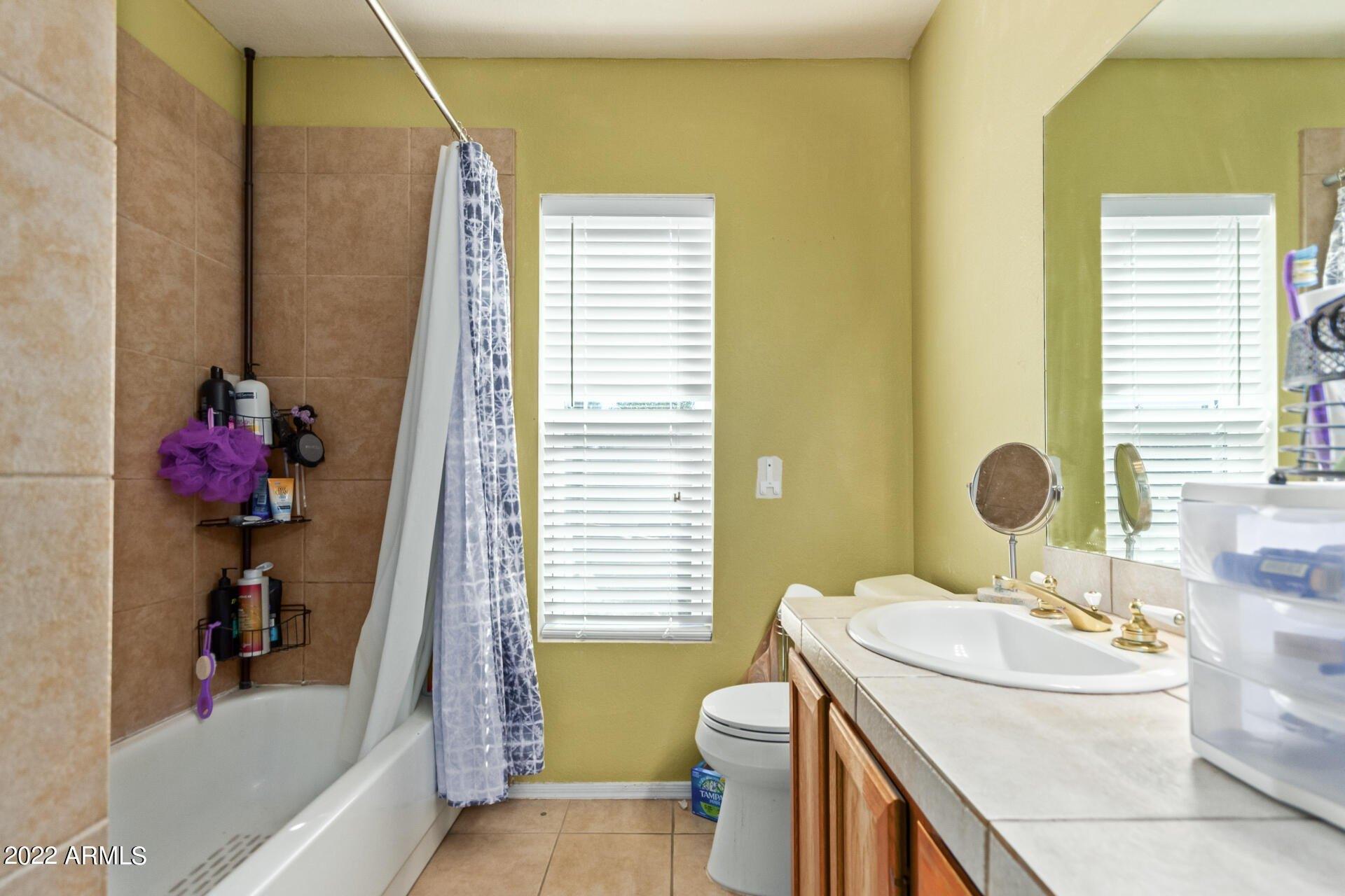 E Villa Theresa Dr, Phoenix, AZ 85022