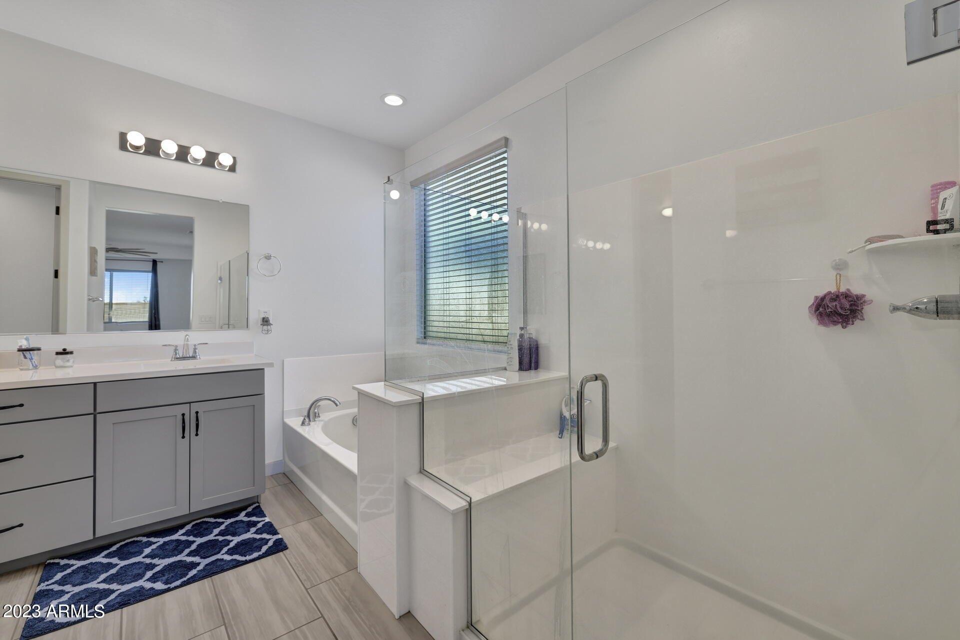 W Raymond St, Phoenix, AZ 85043