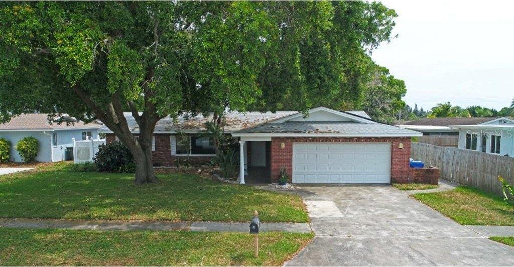 111th Ln, Largo, FL 33778