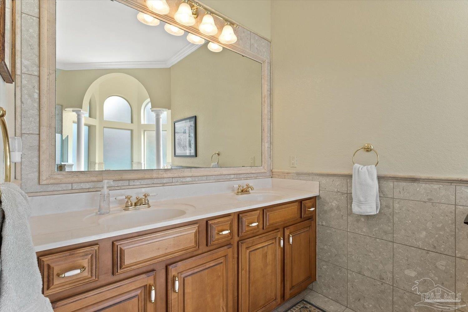 Masters Blvd, Navarre, FL 32566