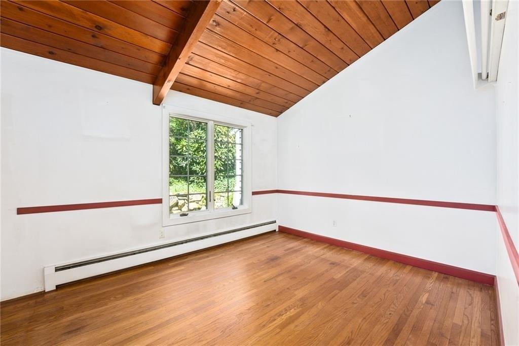 Wright Ave, Wakefield, RI 02879