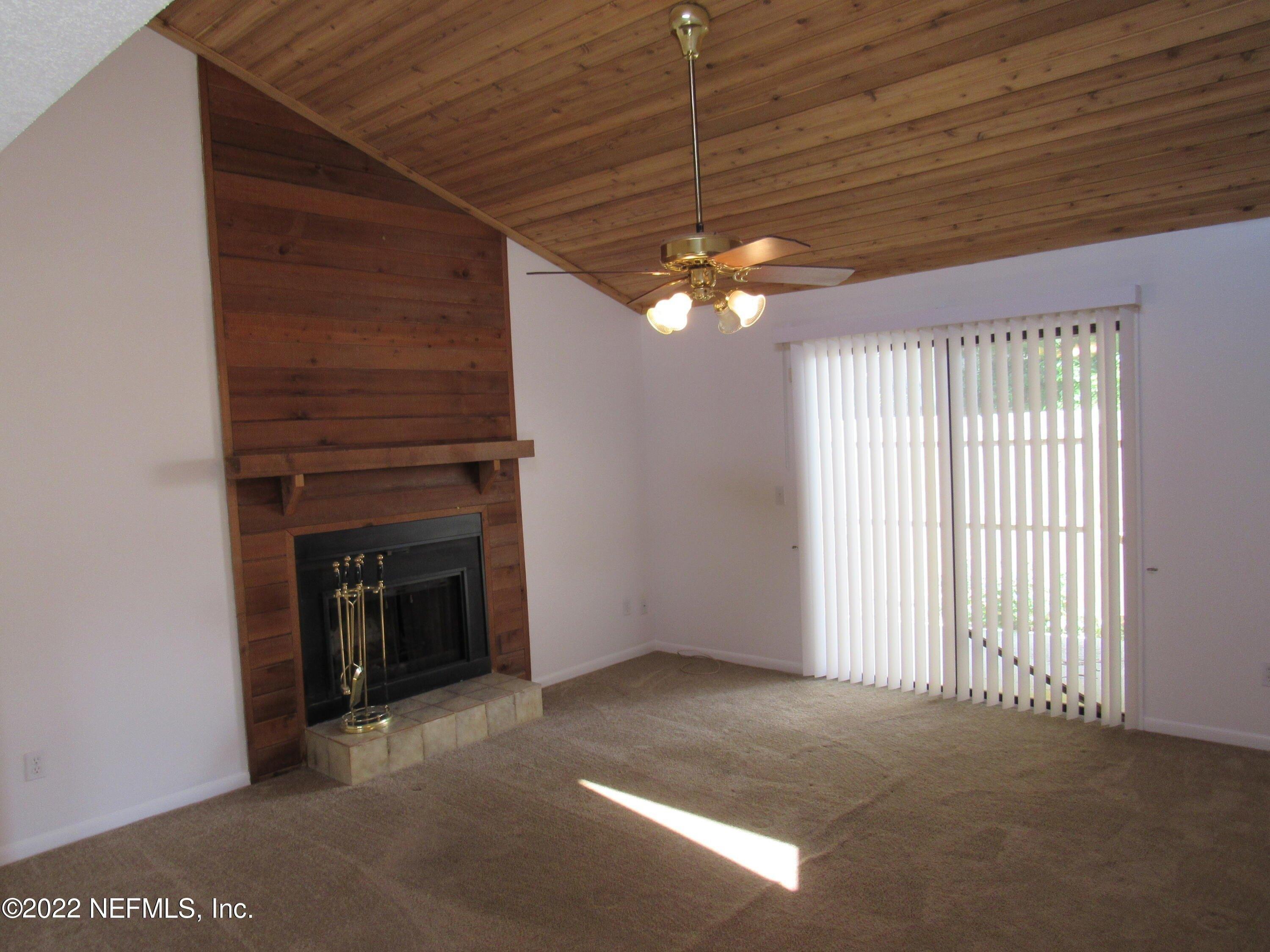 Arcadia Dr, Jacksonville, FL 32207
