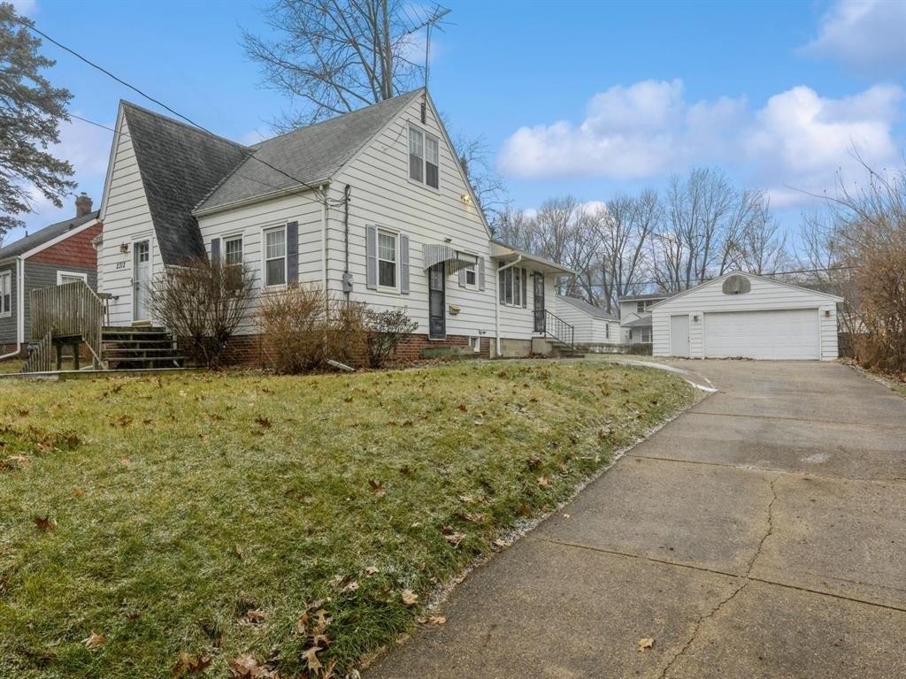 47th St, Des Moines, IA 50310