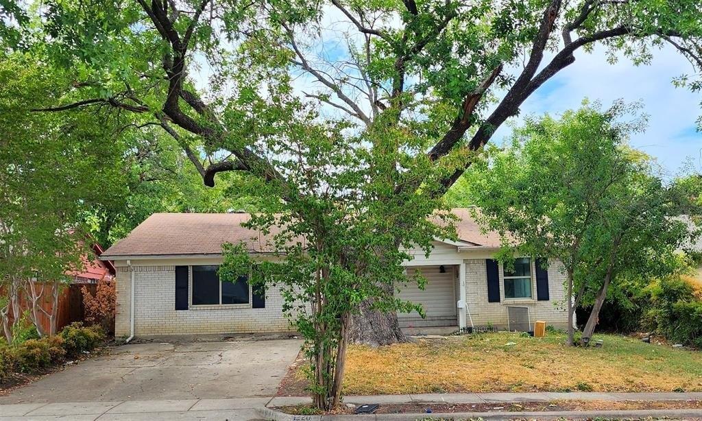 Dumont Dr, Richardson, TX 75080