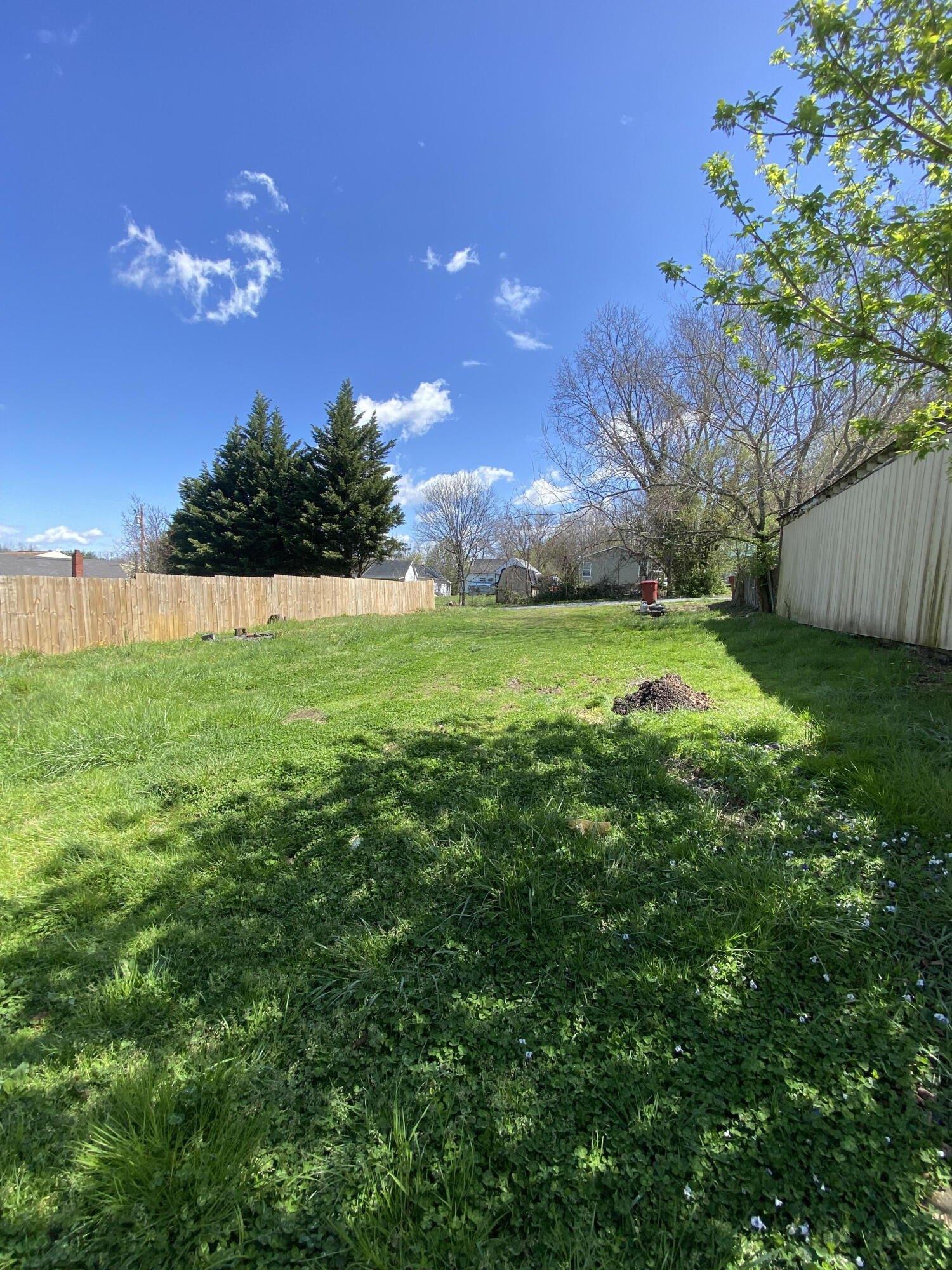 Claiborne St, Johnson City, TN 37601