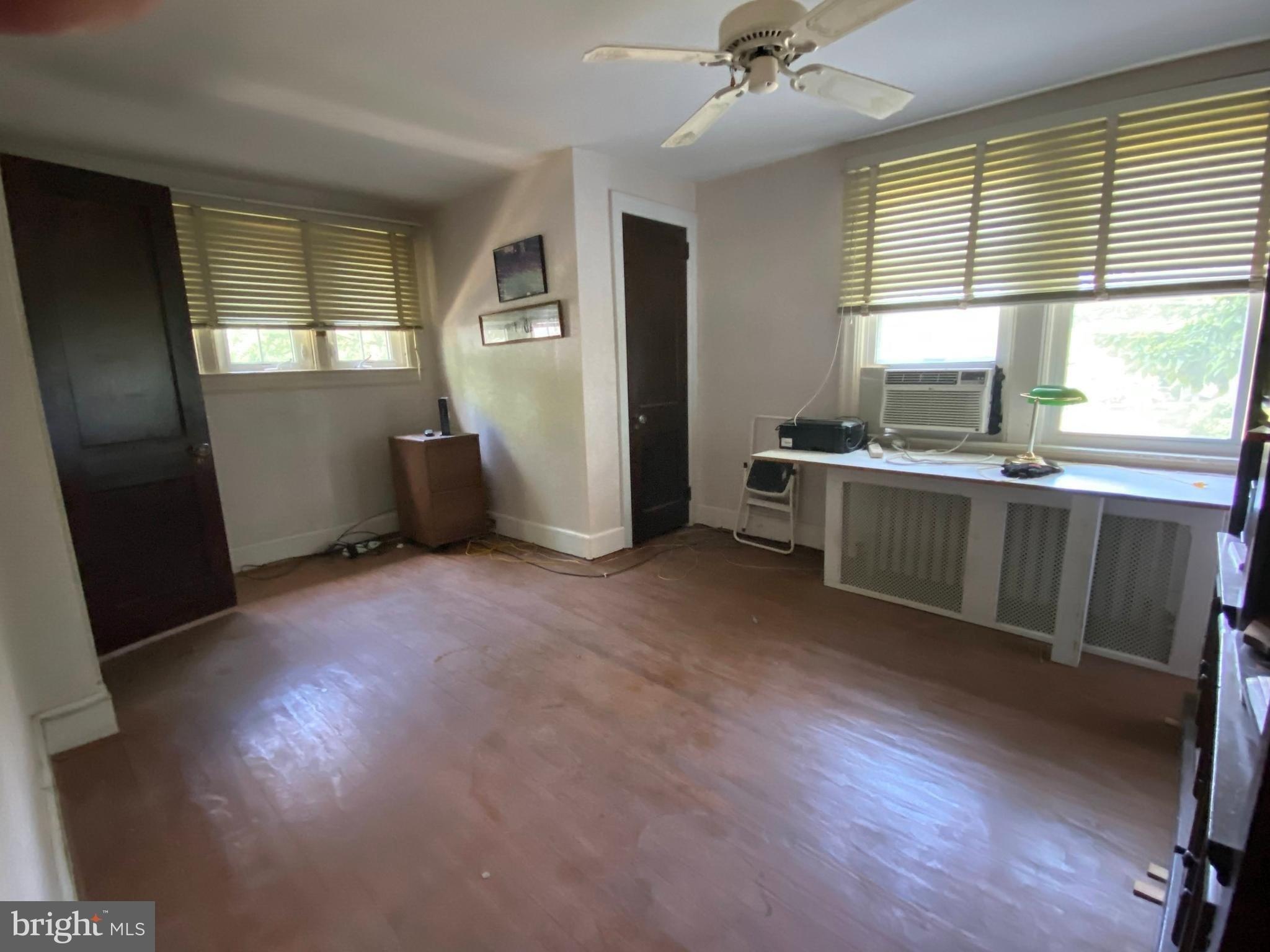 W Oak Ave, Moorestown, NJ 08057