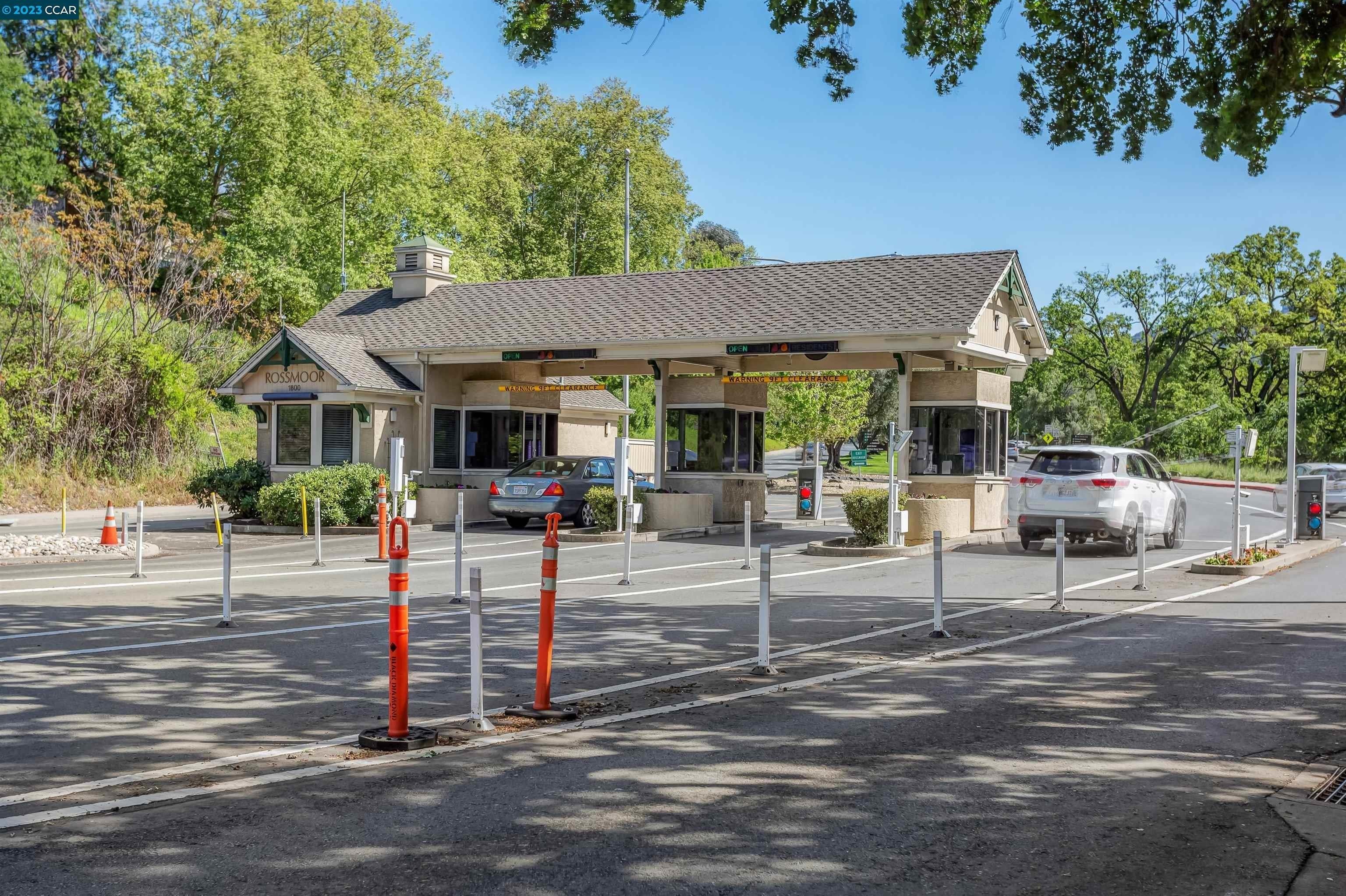 Tice Creek Dr, Walnut Creek, CA 94595