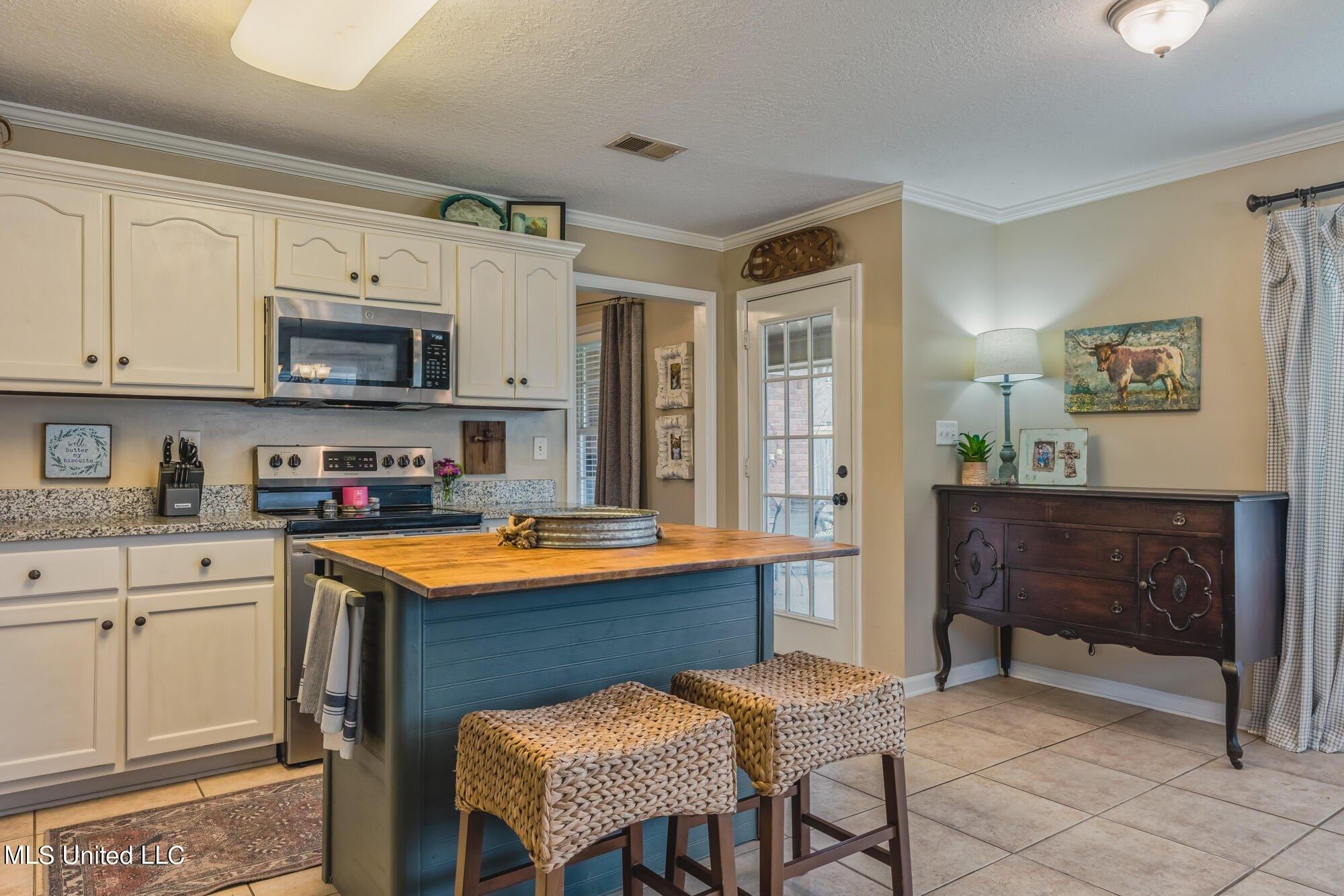 Magnolia Manor Dr, Hernando, MS 38632