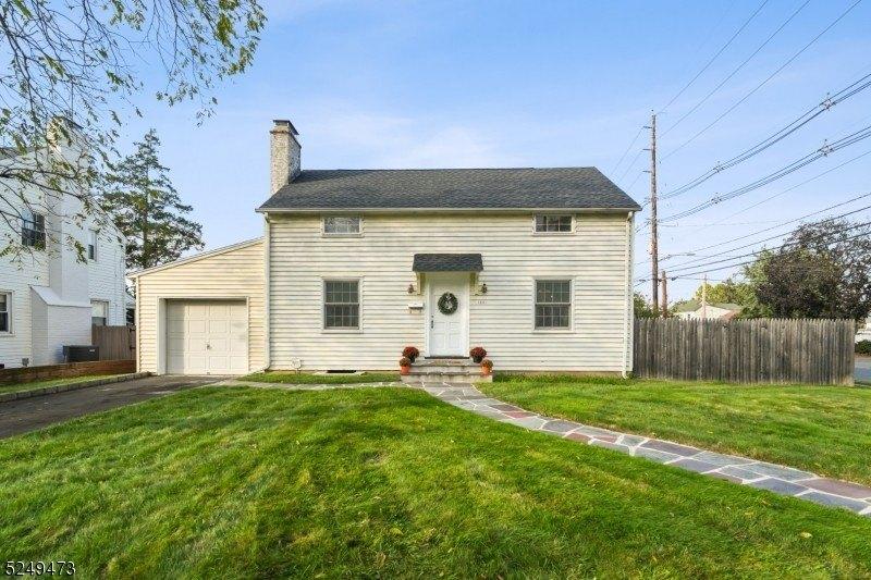Quaker Way, Union, NJ 07083