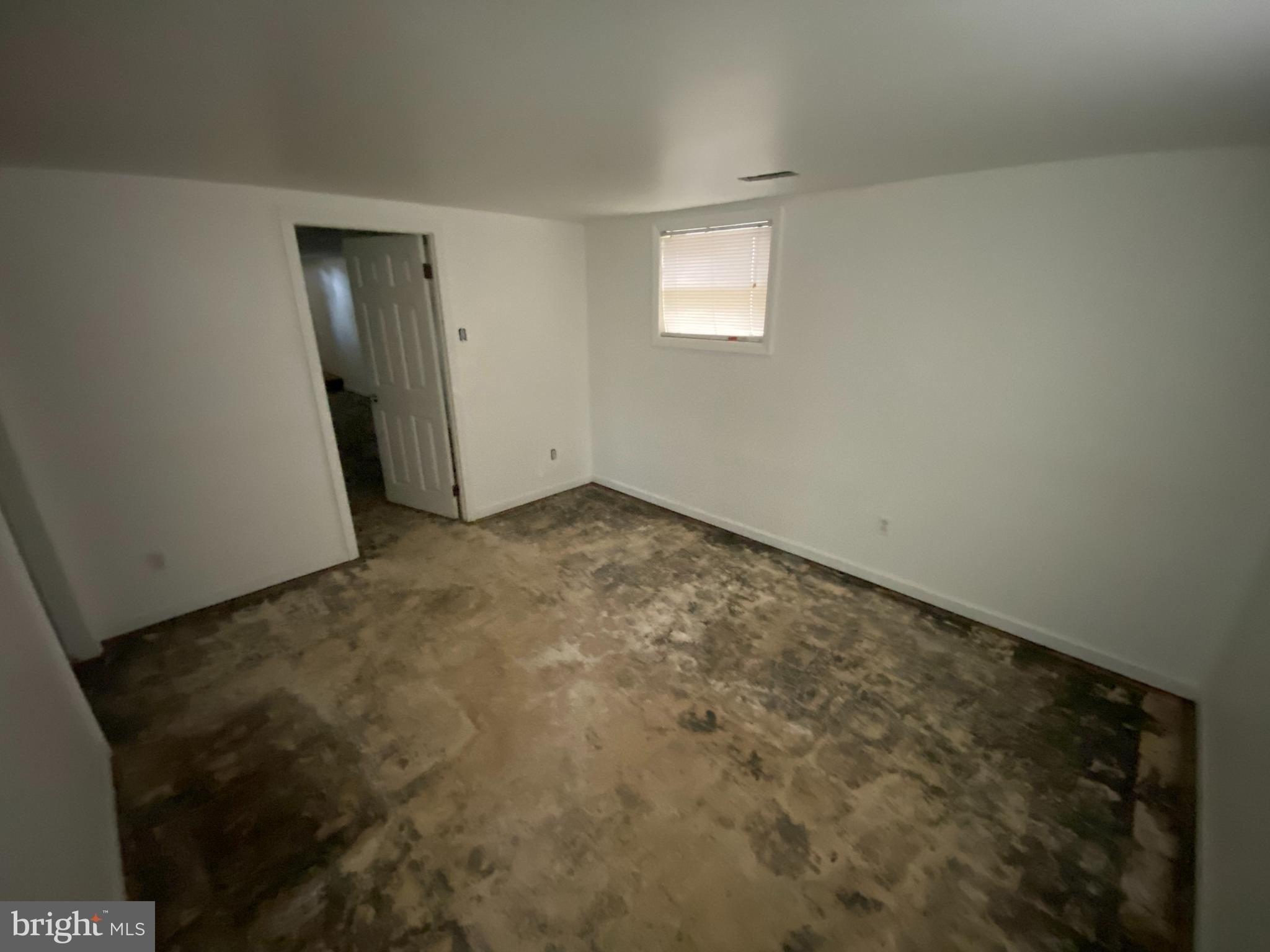 Dunsinane Dr, New Castle, DE 19720
