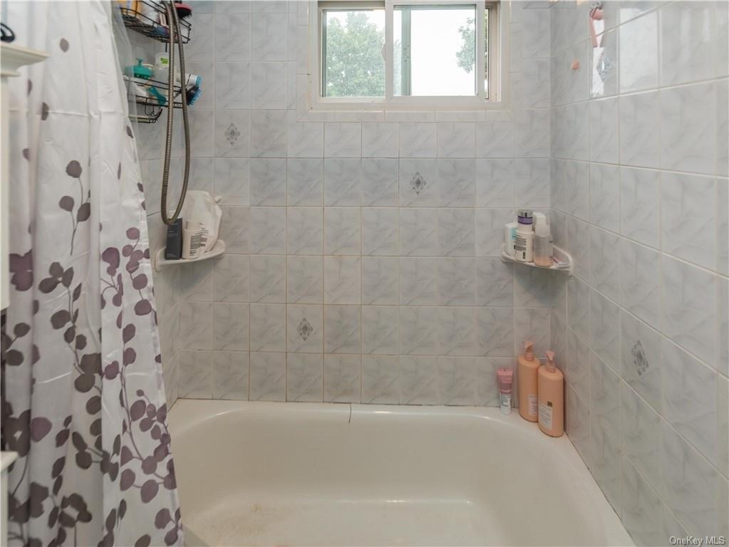 Robyn Dr, Monroe, NY 10950