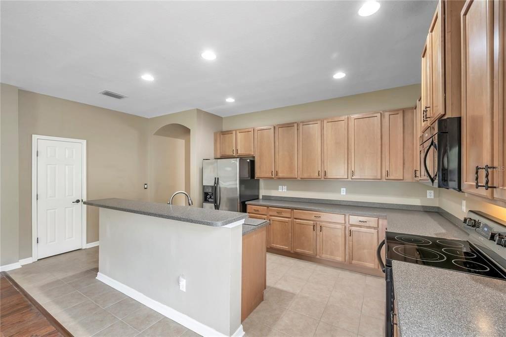 Fieldview Cir, Wesley Chapel, FL 33545