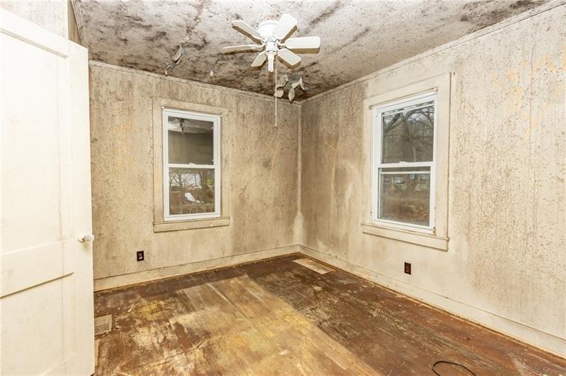 Iron Bridge Ln, Tarentum, PA 15084