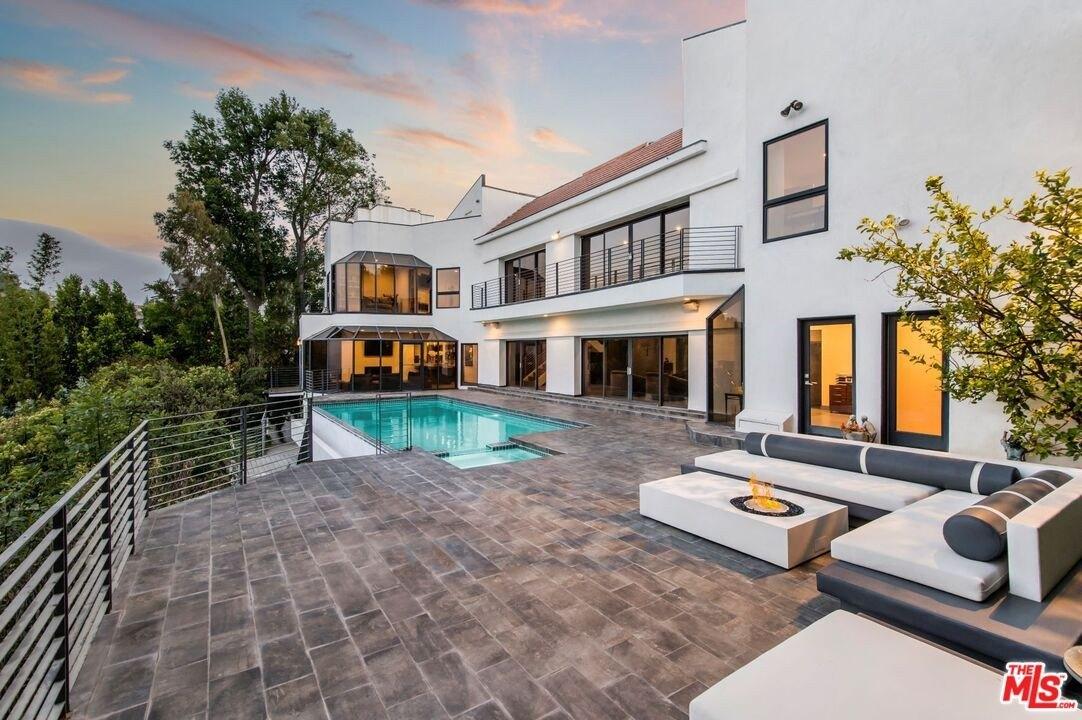Pinnacle Pl, Beverly Hills, CA 90210