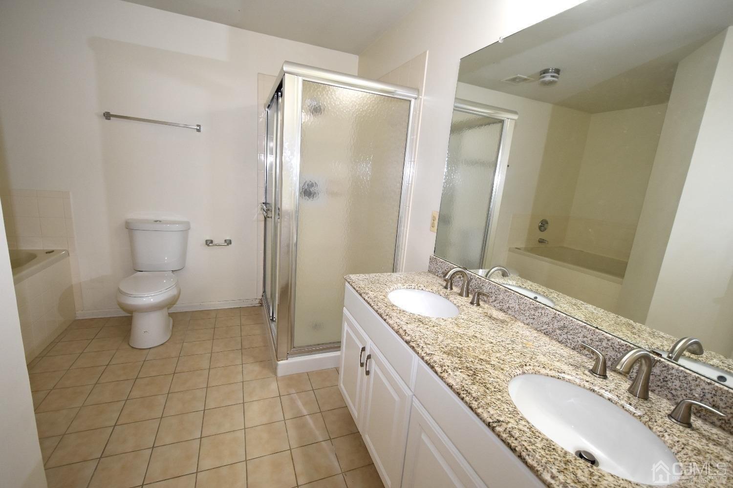 Amy Dr, North Brunswick, NJ 08902