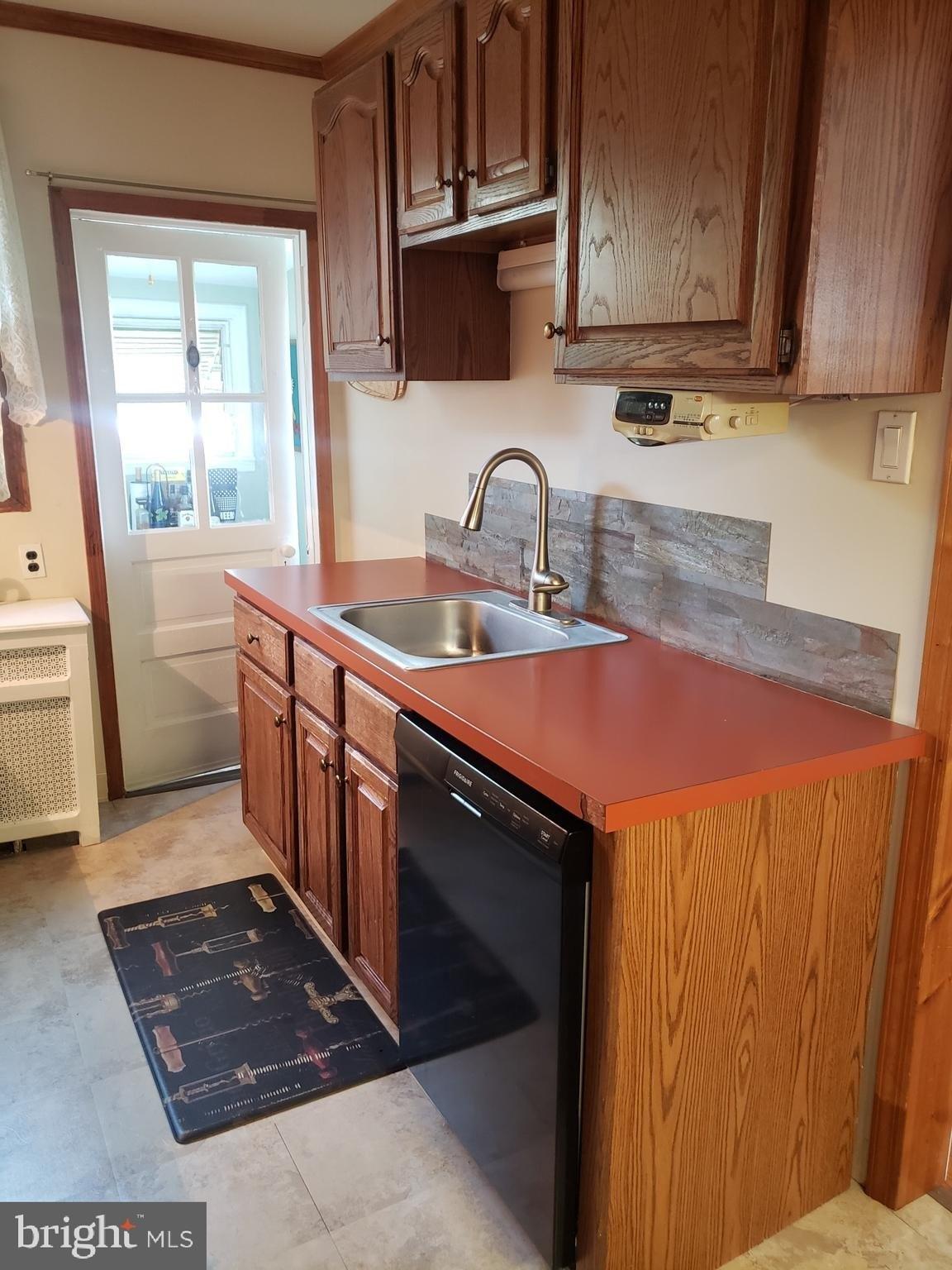 Oakley Rd, Upper Darby, PA 19082
