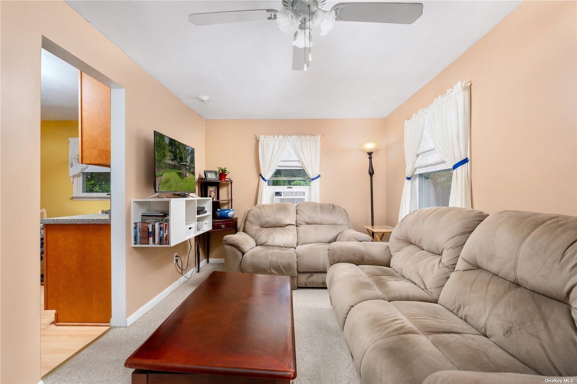 Lake Ave, Saint James, NY 11780