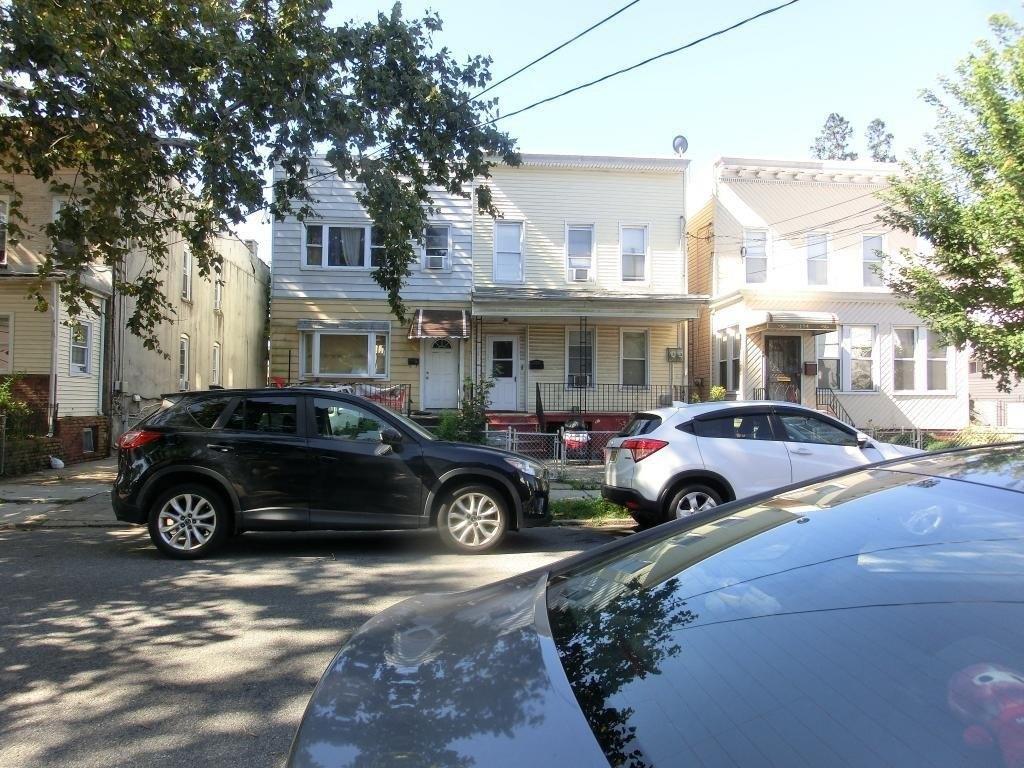 E 96th St, Brooklyn, NY 11236