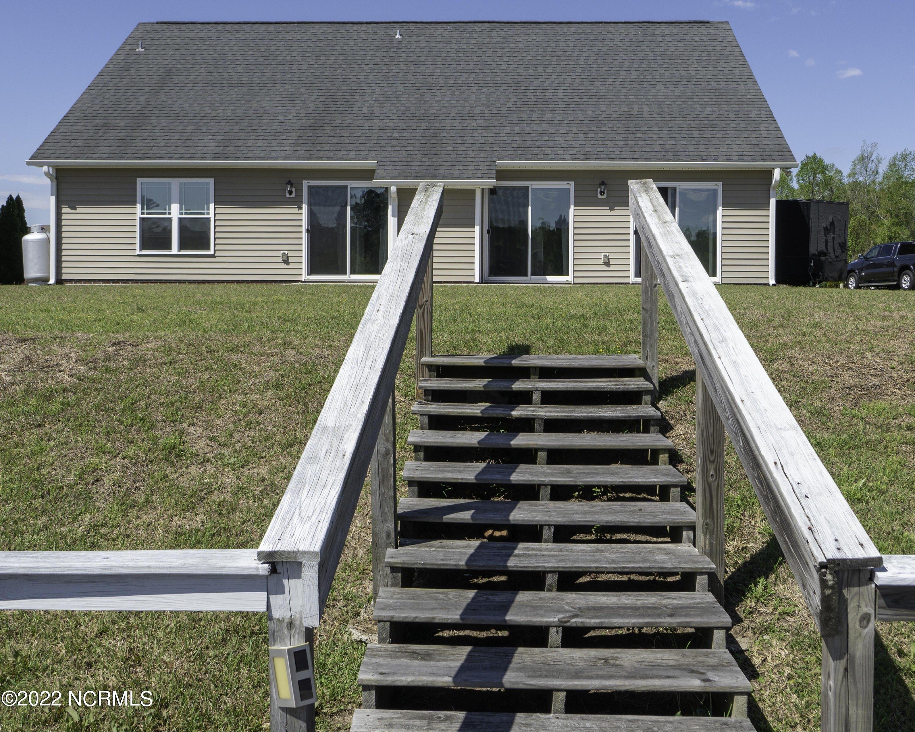 Antioch Lakes Rd, New Bern, NC 28560