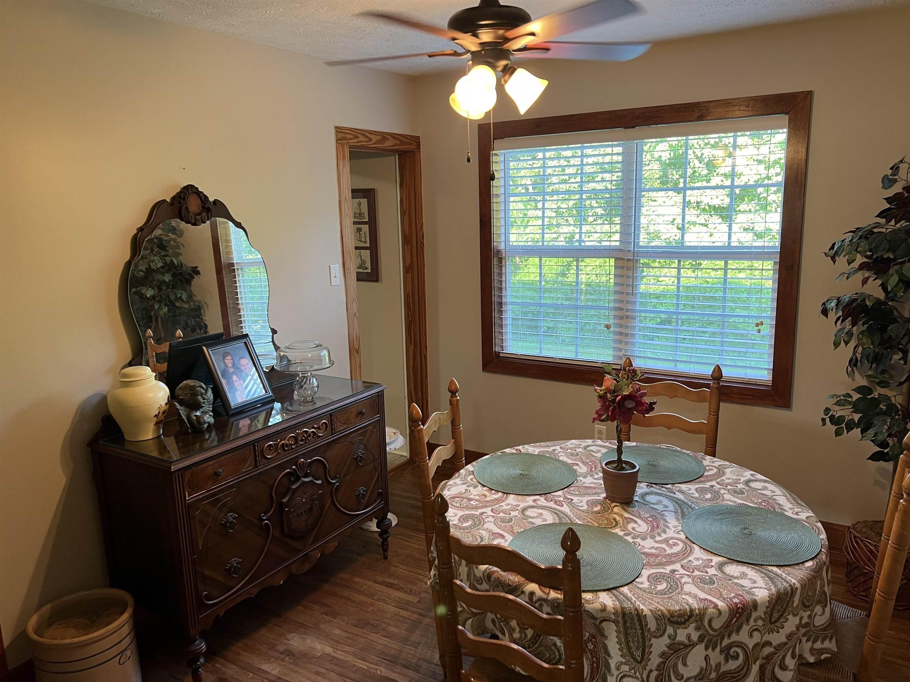 N Broad St, Lexington, TN 38351