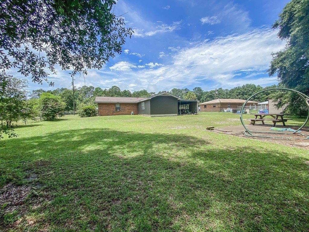 E Pinecrest Cir, Geneva, AL 36340