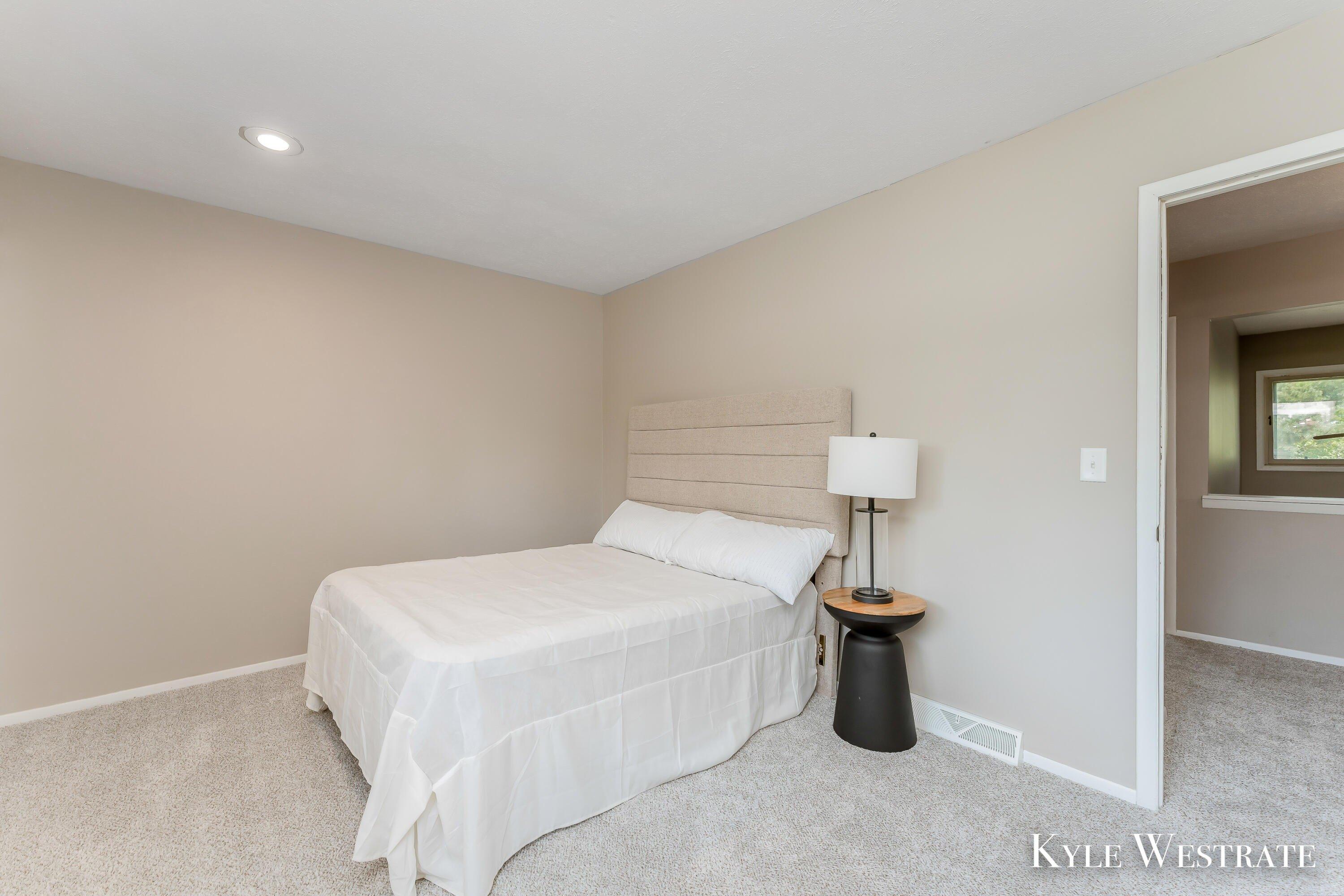 Ridgecroft Dr Se, Grand Rapids, MI 49546