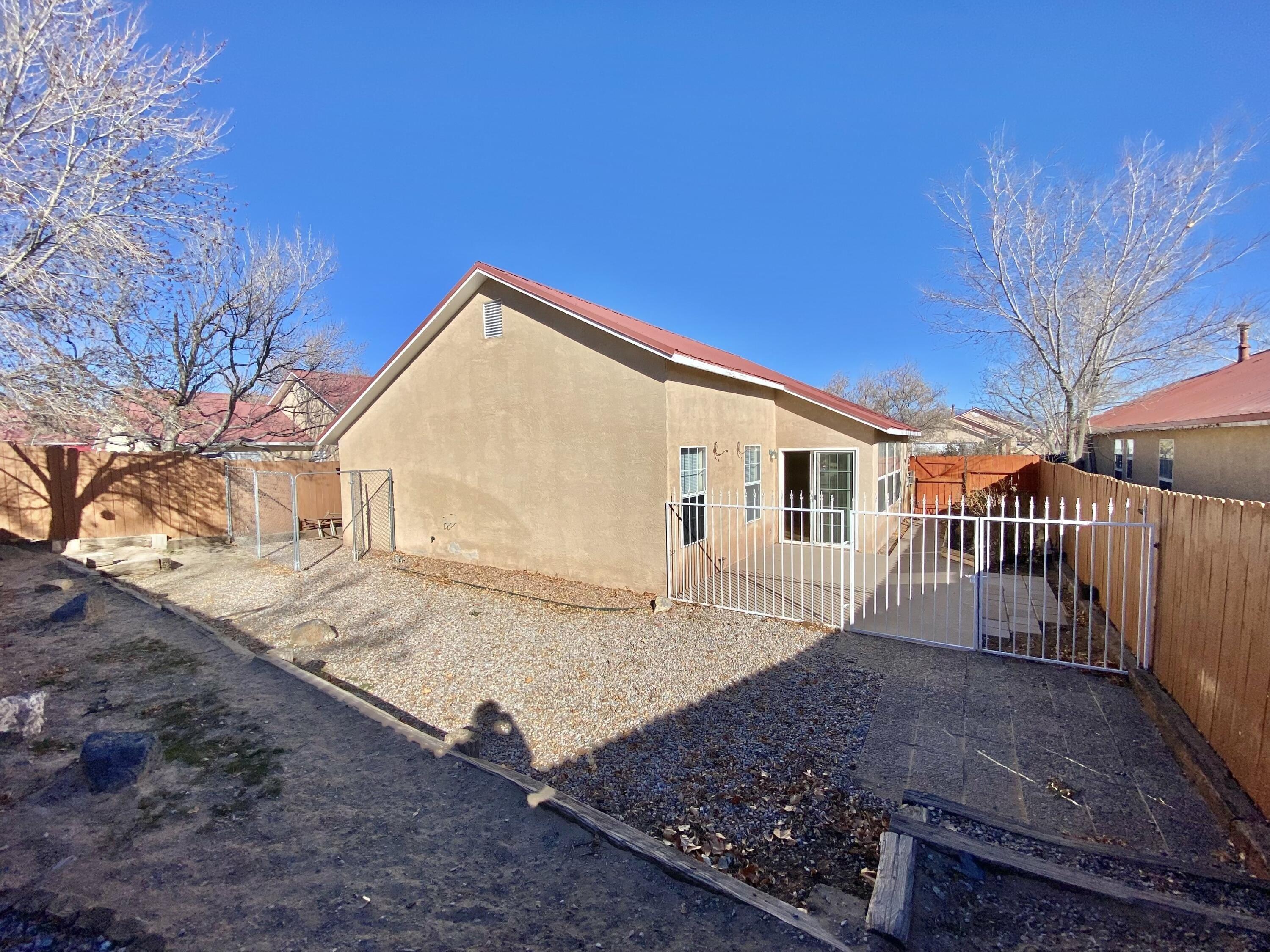 Tompiro Dr Nw, Albuquerque, NM 87120